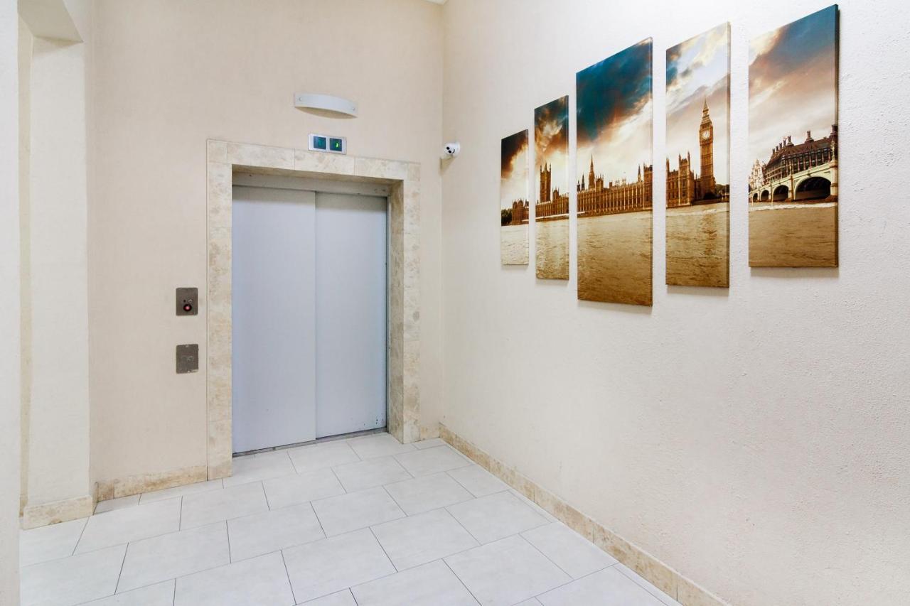 Modern Apartment In The City Center In A New Building Odessza Kültér fotó
